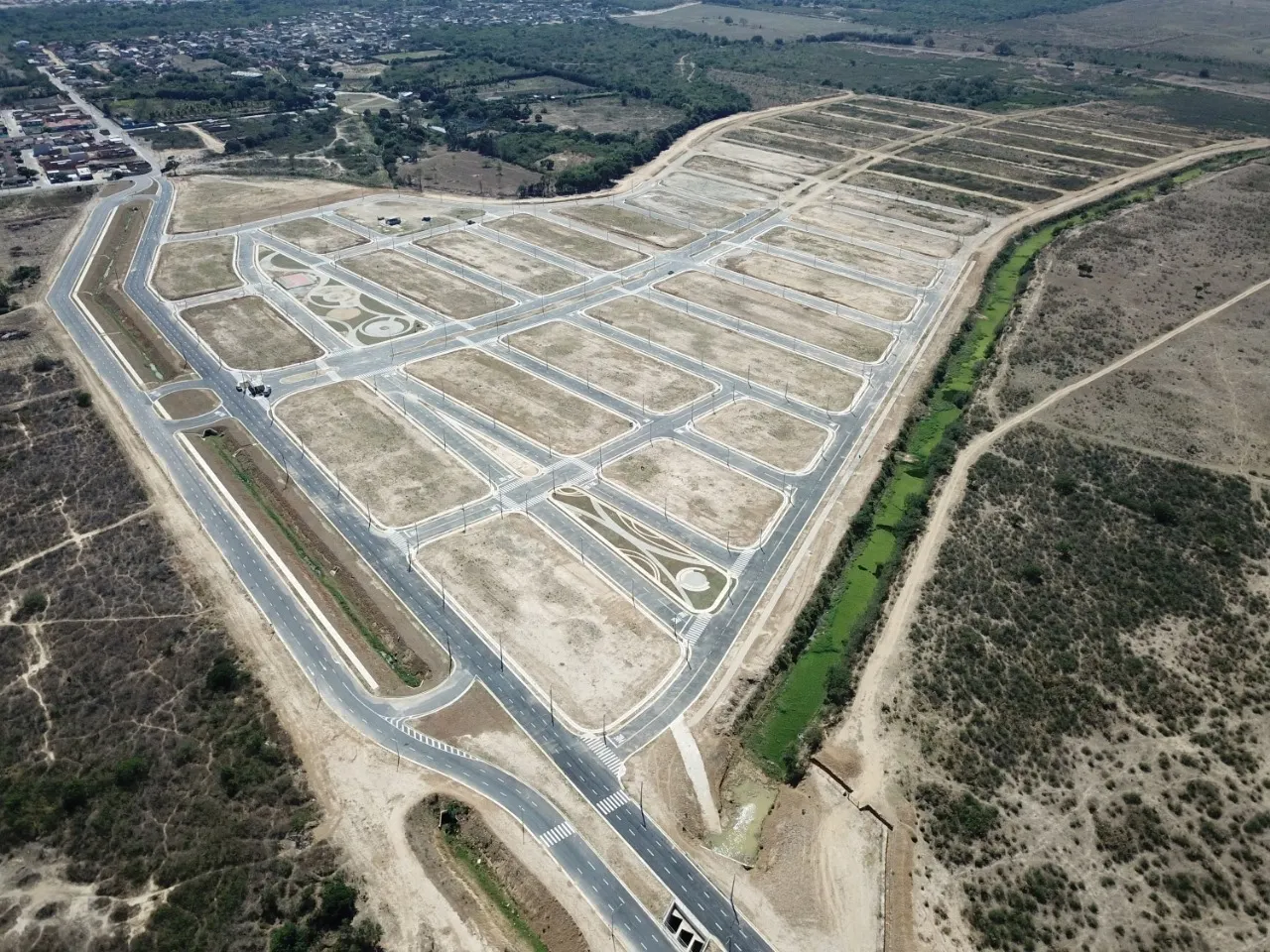 Terreno à venda de 140 m² em Campos dos Goytacazes, RJ, Brasil