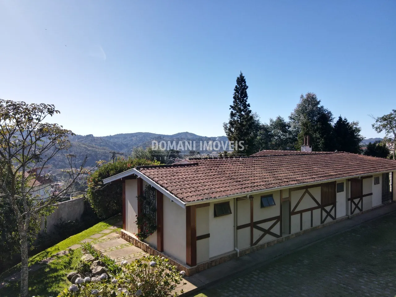 Casa à venda de 2.180 m² em Campos do Jordão, SP, Brasil