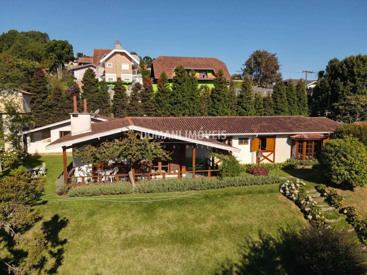 Casa à venda de 2.180 m² em Campos do Jordão, SP, Brasil