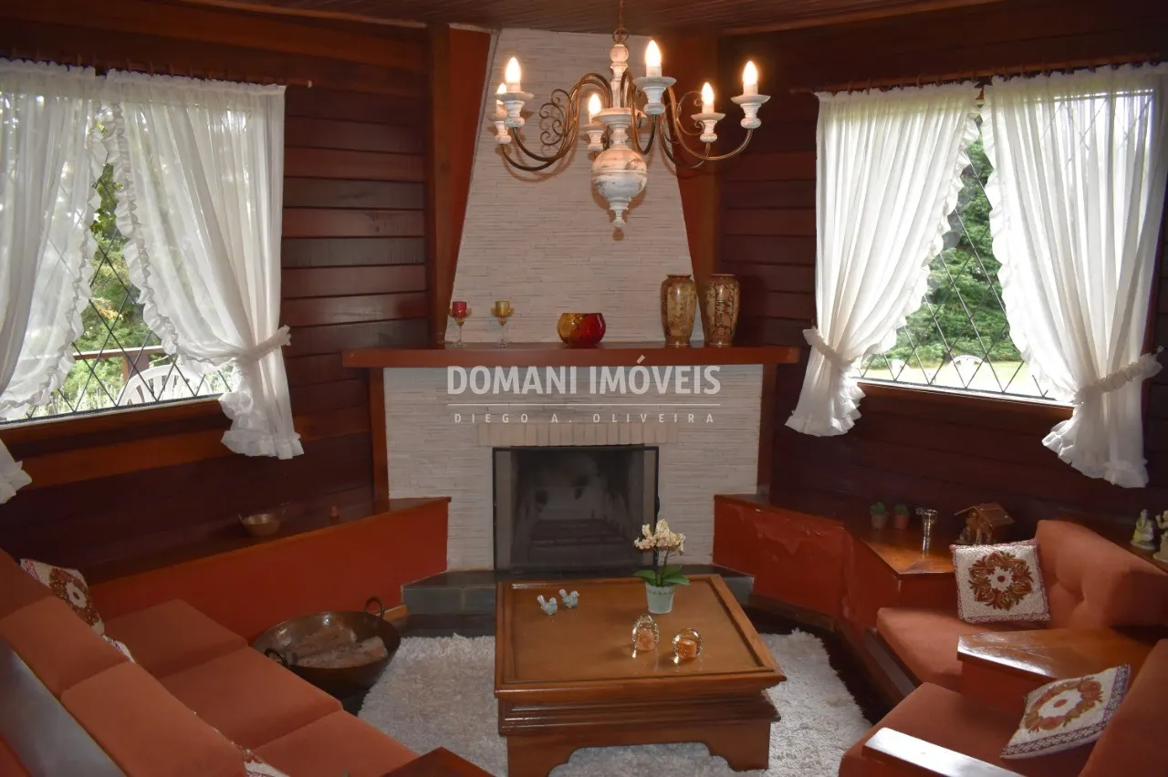 Casa à venda de 2.180 m² em Campos do Jordão, SP, Brasil