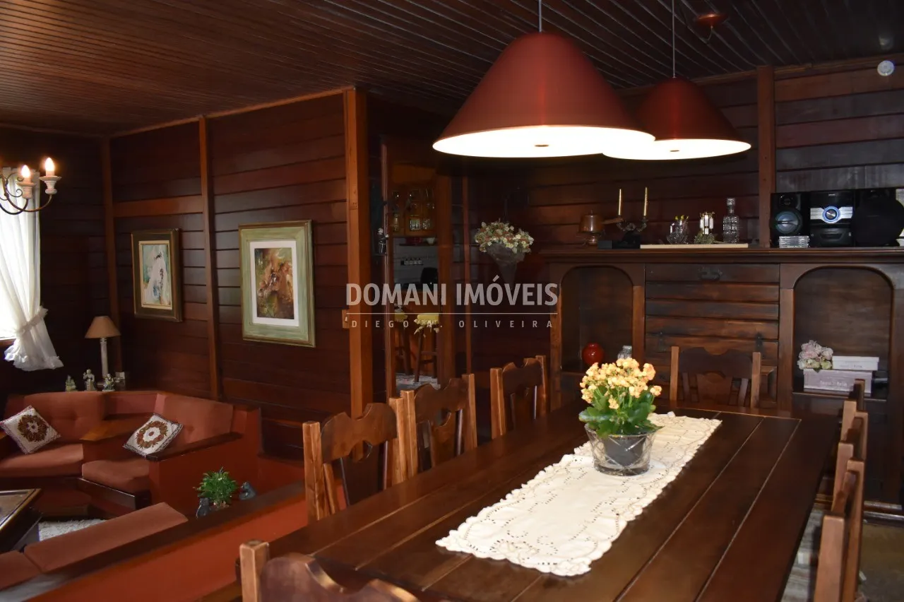 Casa à venda de 2.180 m² em Campos do Jordão, SP, Brasil