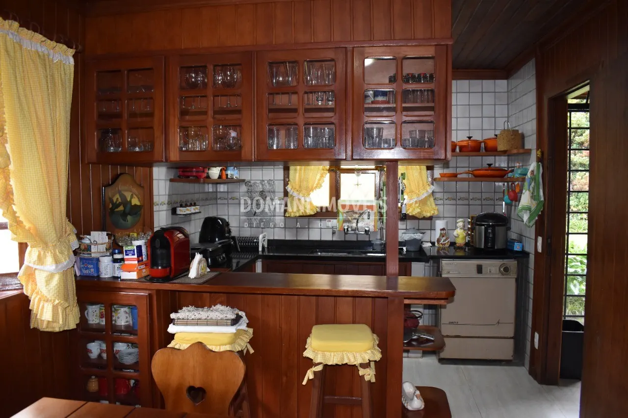 Casa à venda de 2.180 m² em Campos do Jordão, SP, Brasil