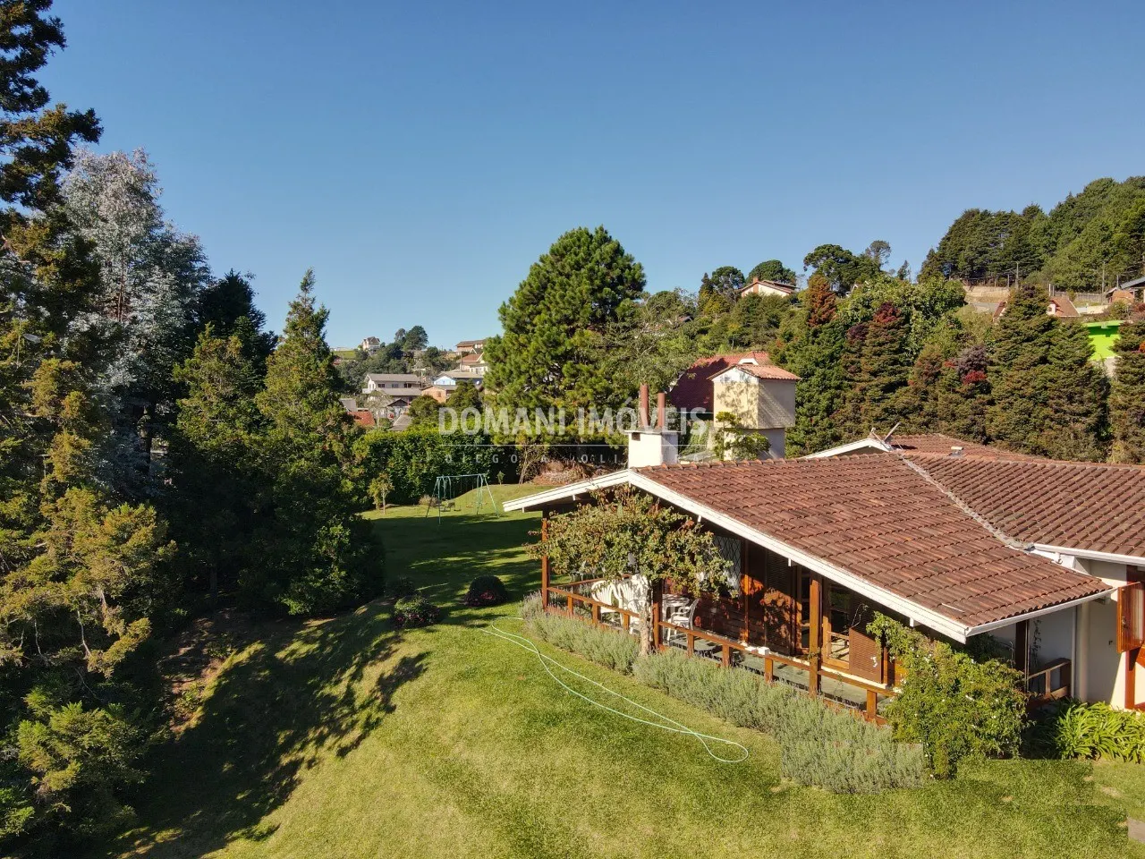 Casa à venda de 2.180 m² em Campos do Jordão, SP, Brasil