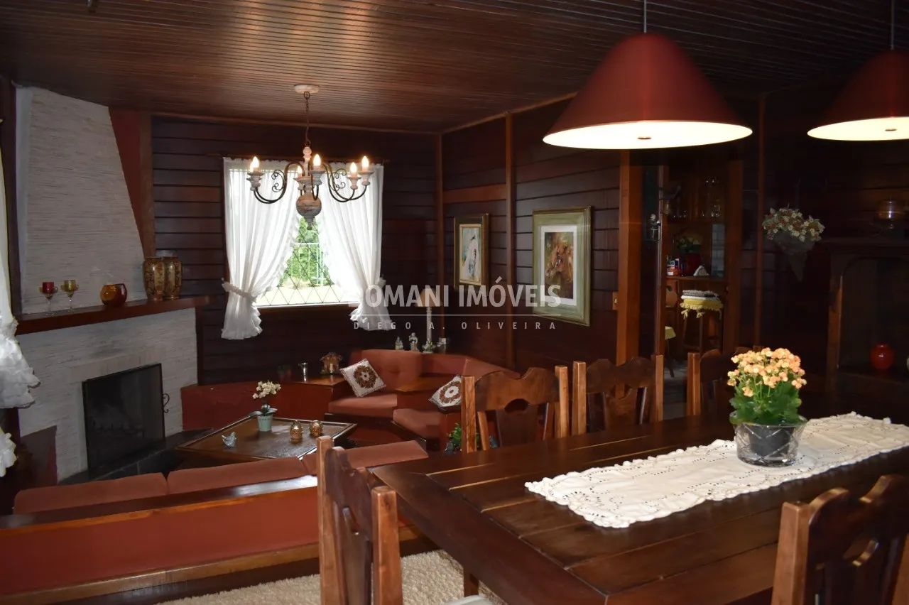 Casa à venda de 2.180 m² em Campos do Jordão, SP, Brasil