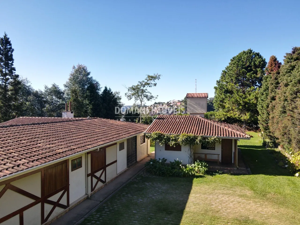 Casa à venda de 2.180 m² em Campos do Jordão, SP, Brasil