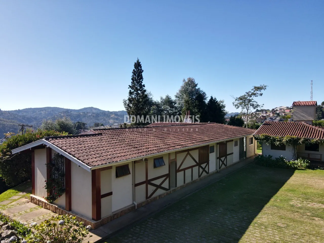 Casa à venda de 2.180 m² em Campos do Jordão, SP, Brasil