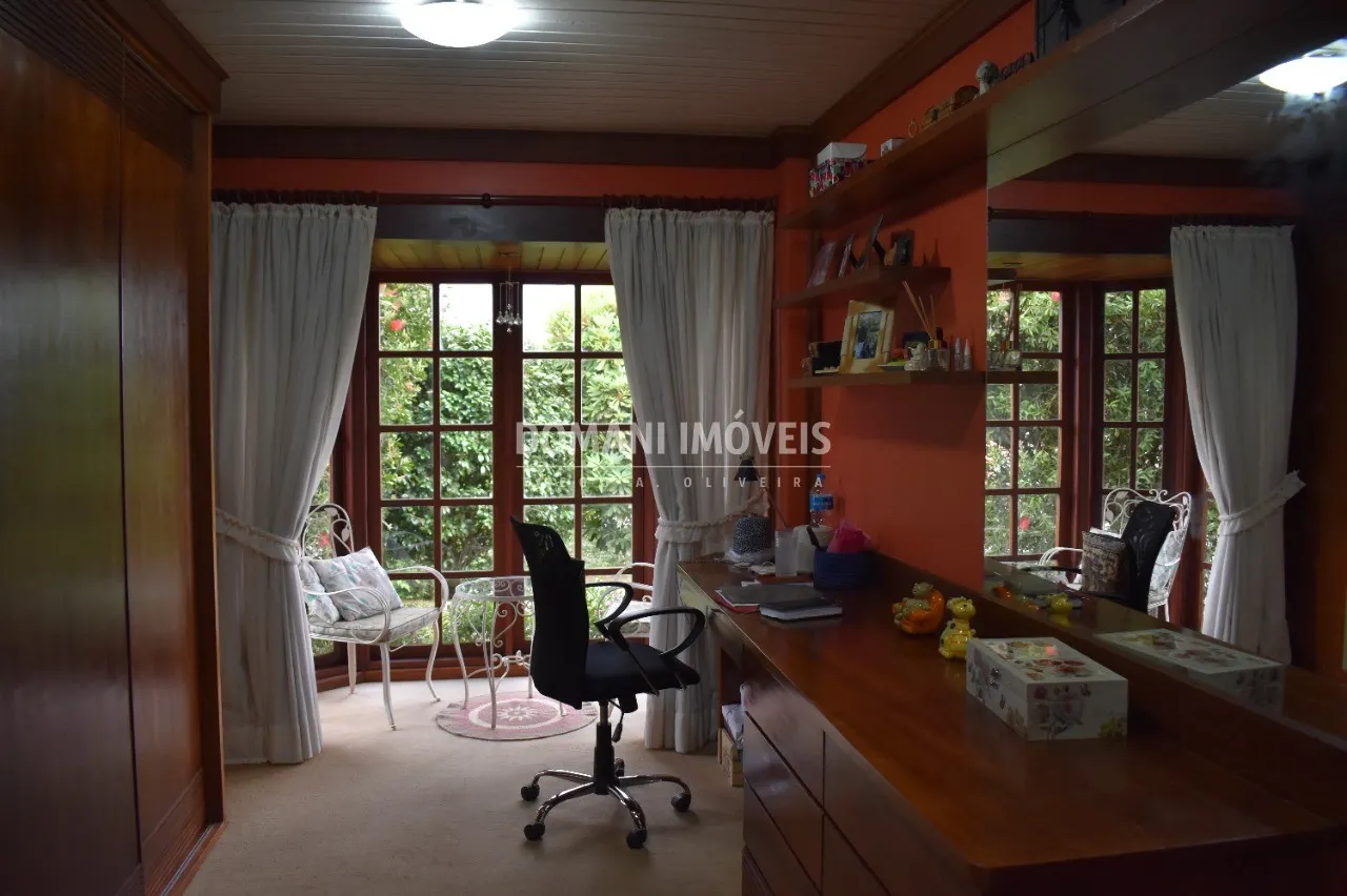 Casa à venda de 2.180 m² em Campos do Jordão, SP, Brasil
