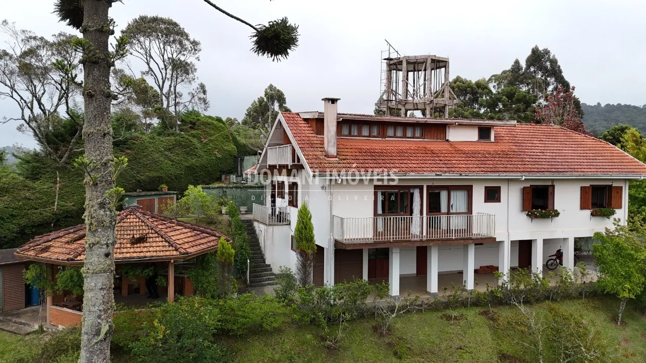 Casa à venda de 2.255 m² em Campos do Jordão, SP, Brasil