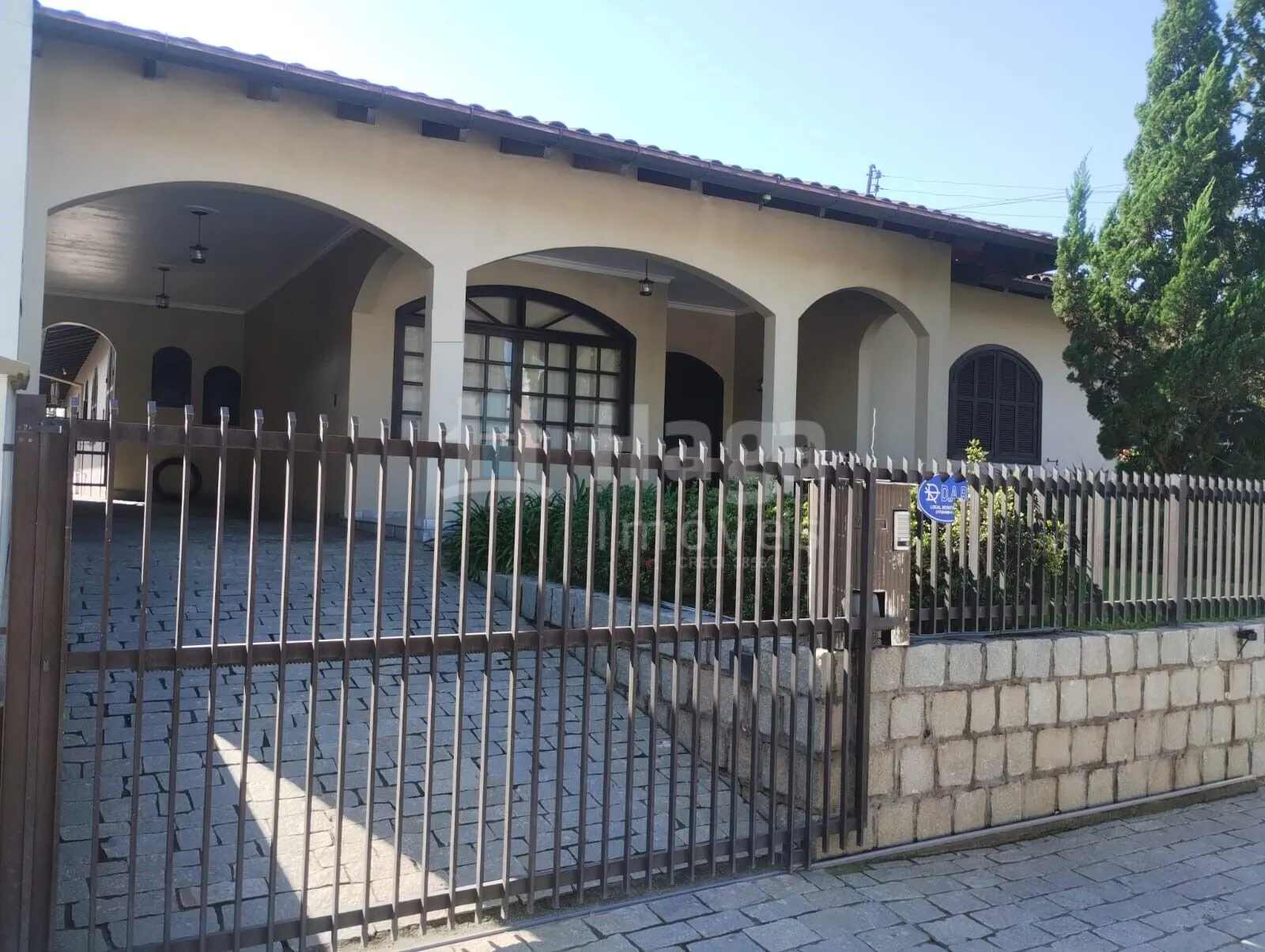 Casa à venda de 1.161 m² em Brusque, SC, Brasil