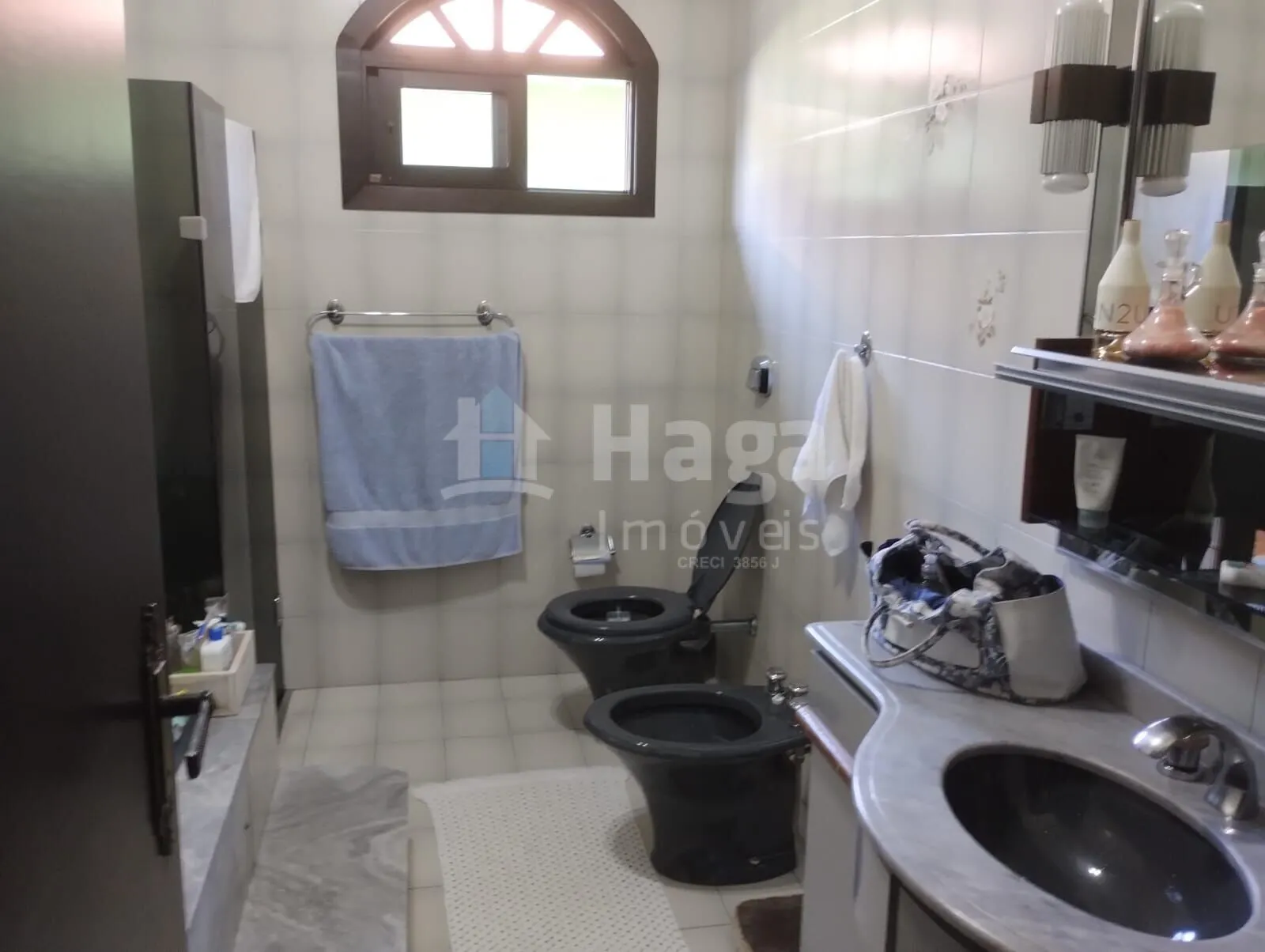 Casa à venda de 1.161 m² em Brusque, SC, Brasil