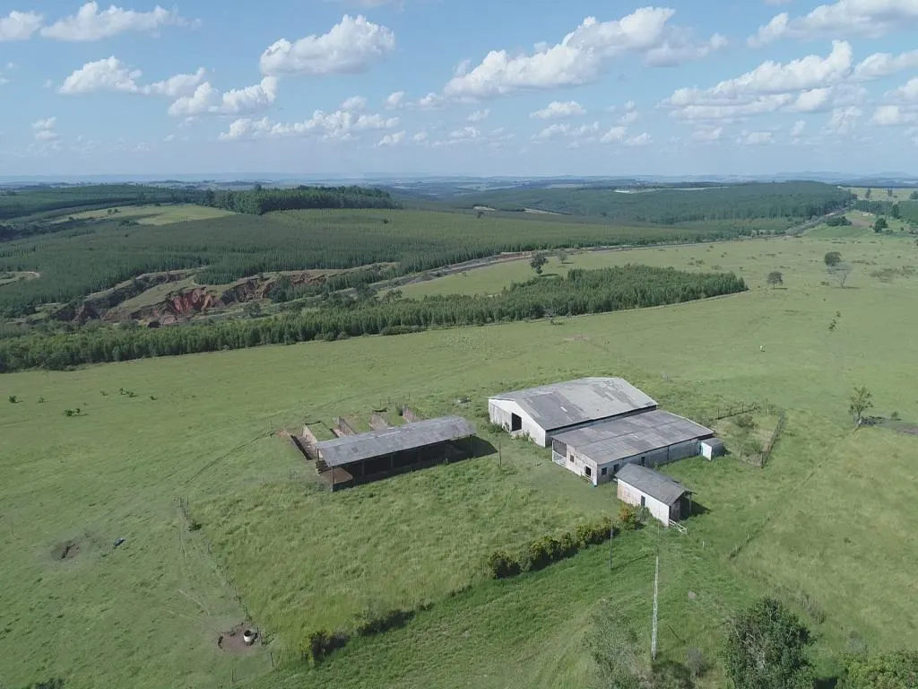 Fazenda à venda de 235 ha em Botucatu, SP, Brasil