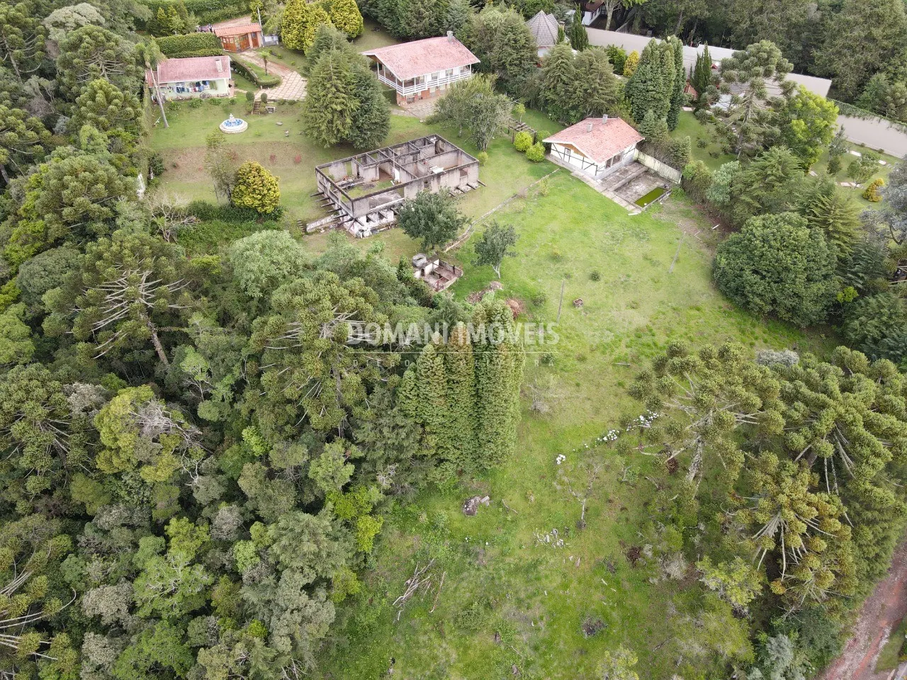 Casa à venda de 6.600 m² em Campos do Jordão, SP, Brasil