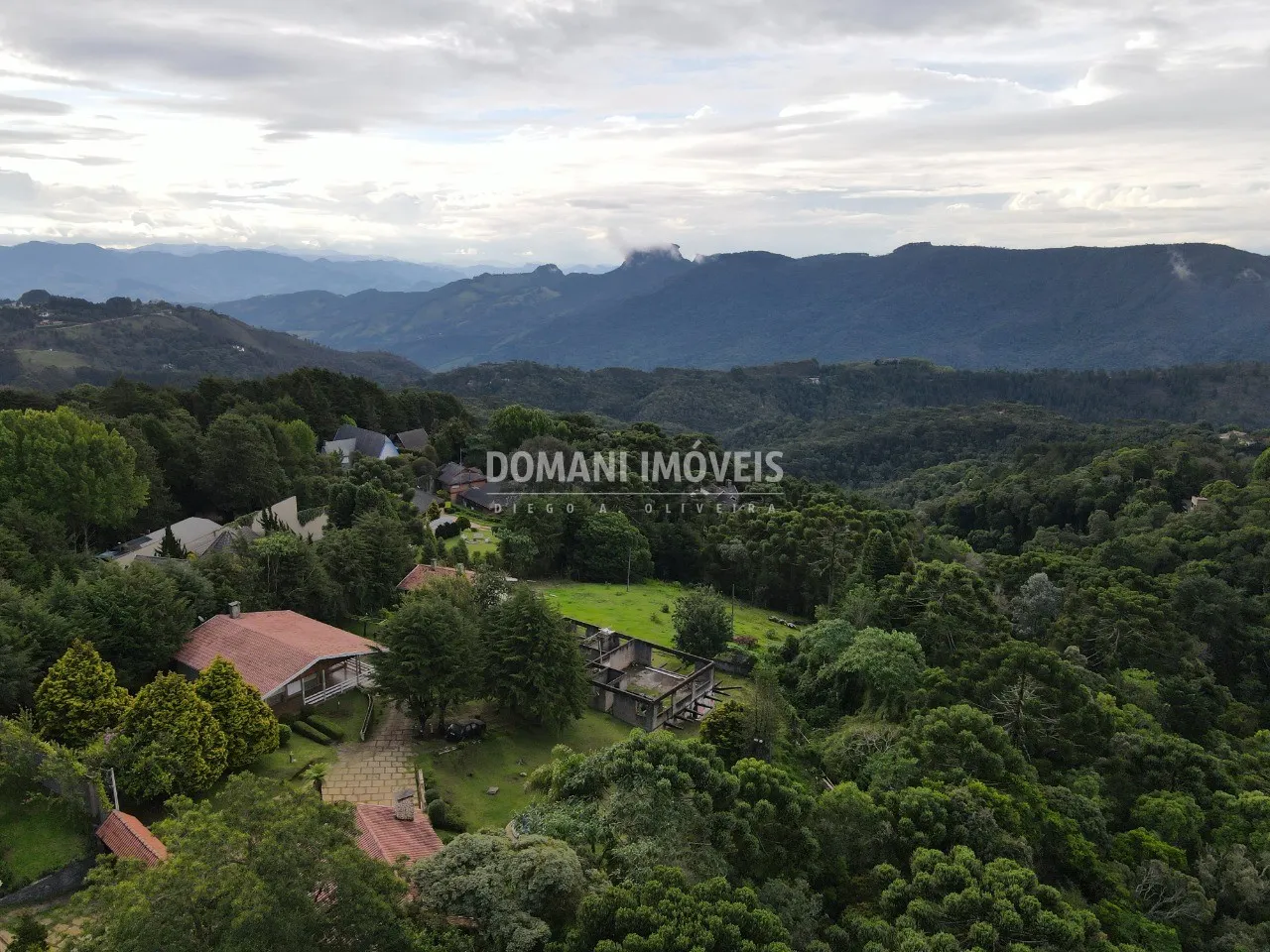 Casa à venda de 6.600 m² em Campos do Jordão, SP, Brasil