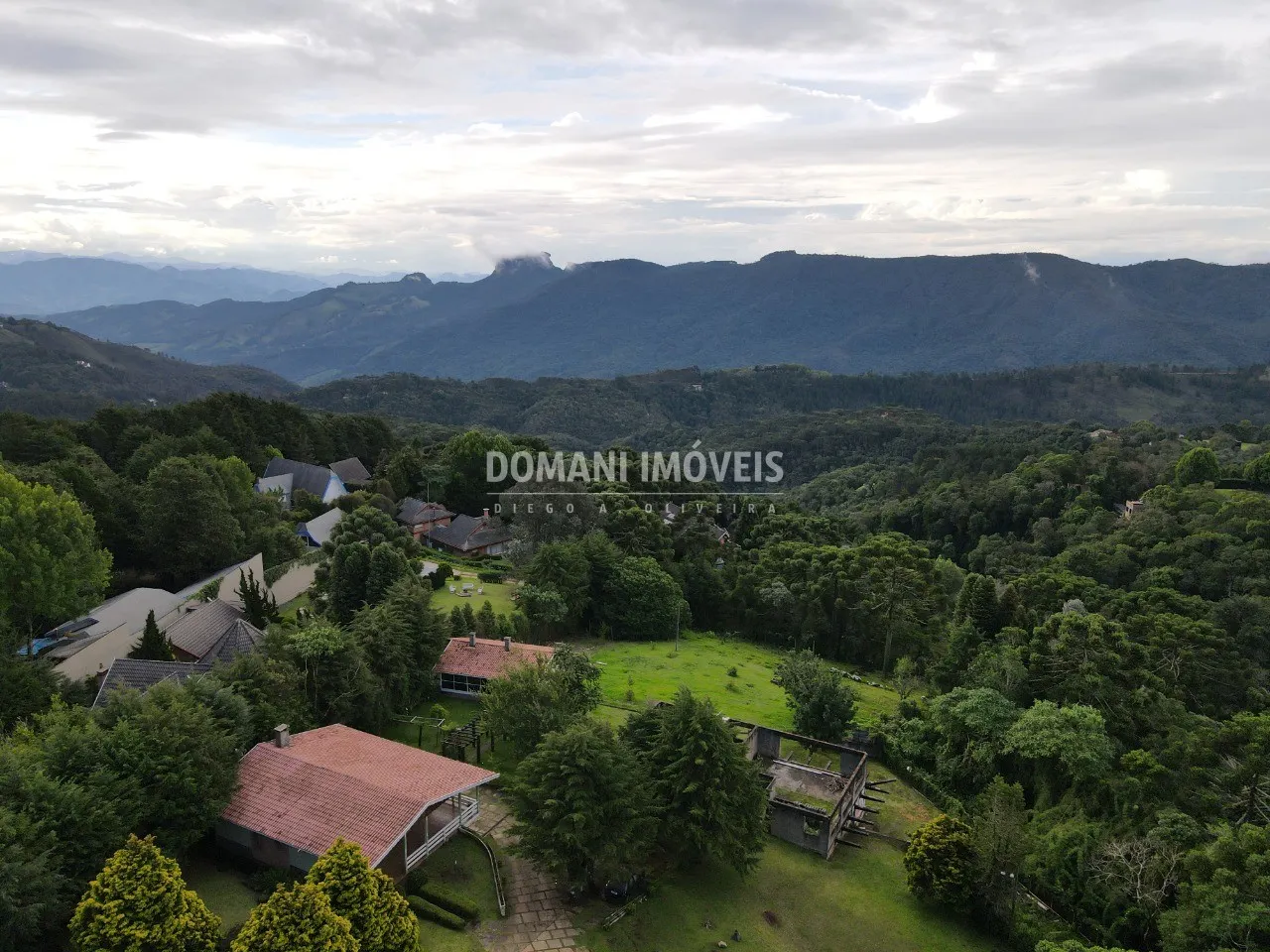 Casa à venda de 6.600 m² em Campos do Jordão, SP, Brasil