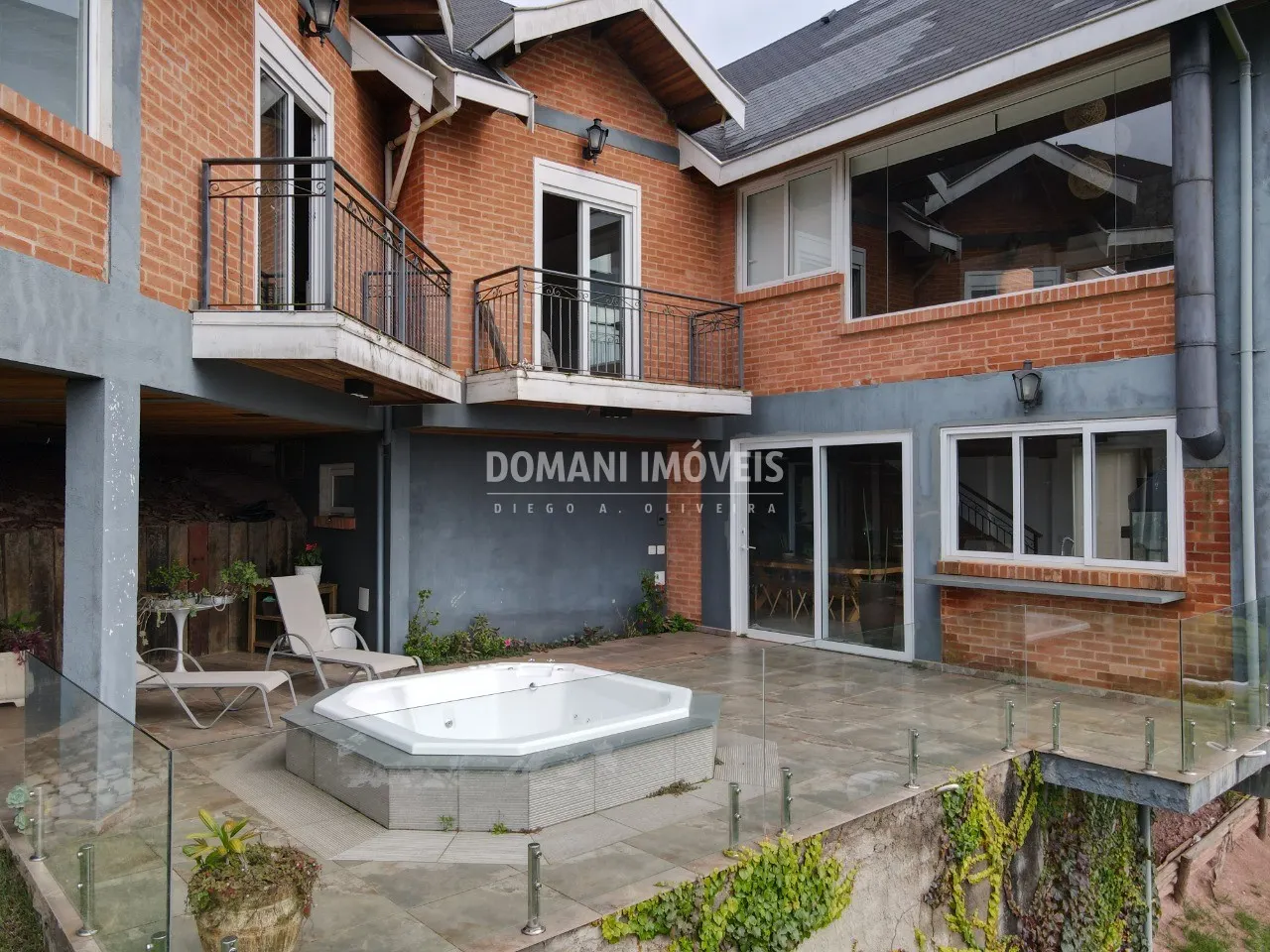 Casa à venda de 1.130 m² em Campos do Jordão, SP, Brasil