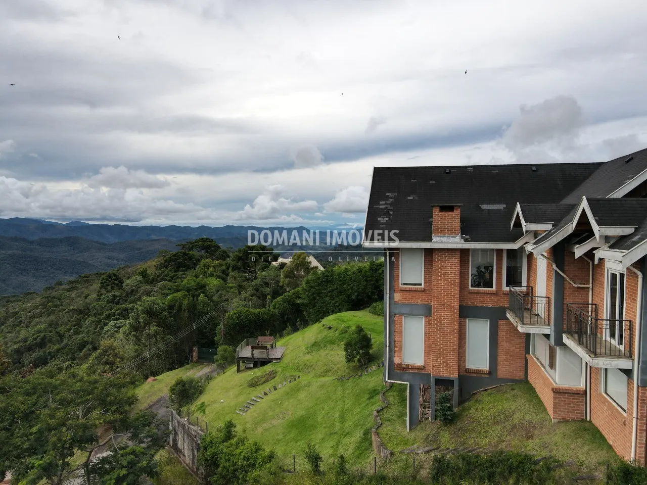 Casa à venda de 1.130 m² em Campos do Jordão, SP, Brasil