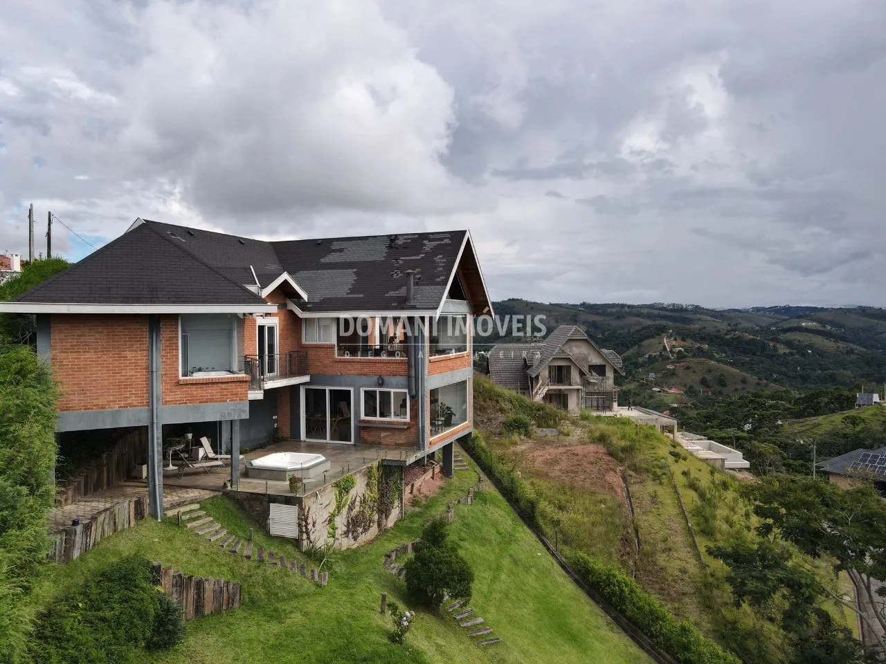 Casa à venda de 1.130 m² em Campos do Jordão, SP, Brasil