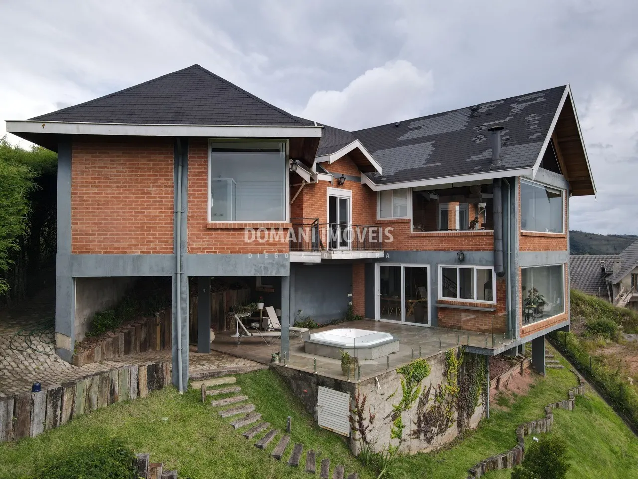 Casa à venda de 1.130 m² em Campos do Jordão, SP, Brasil