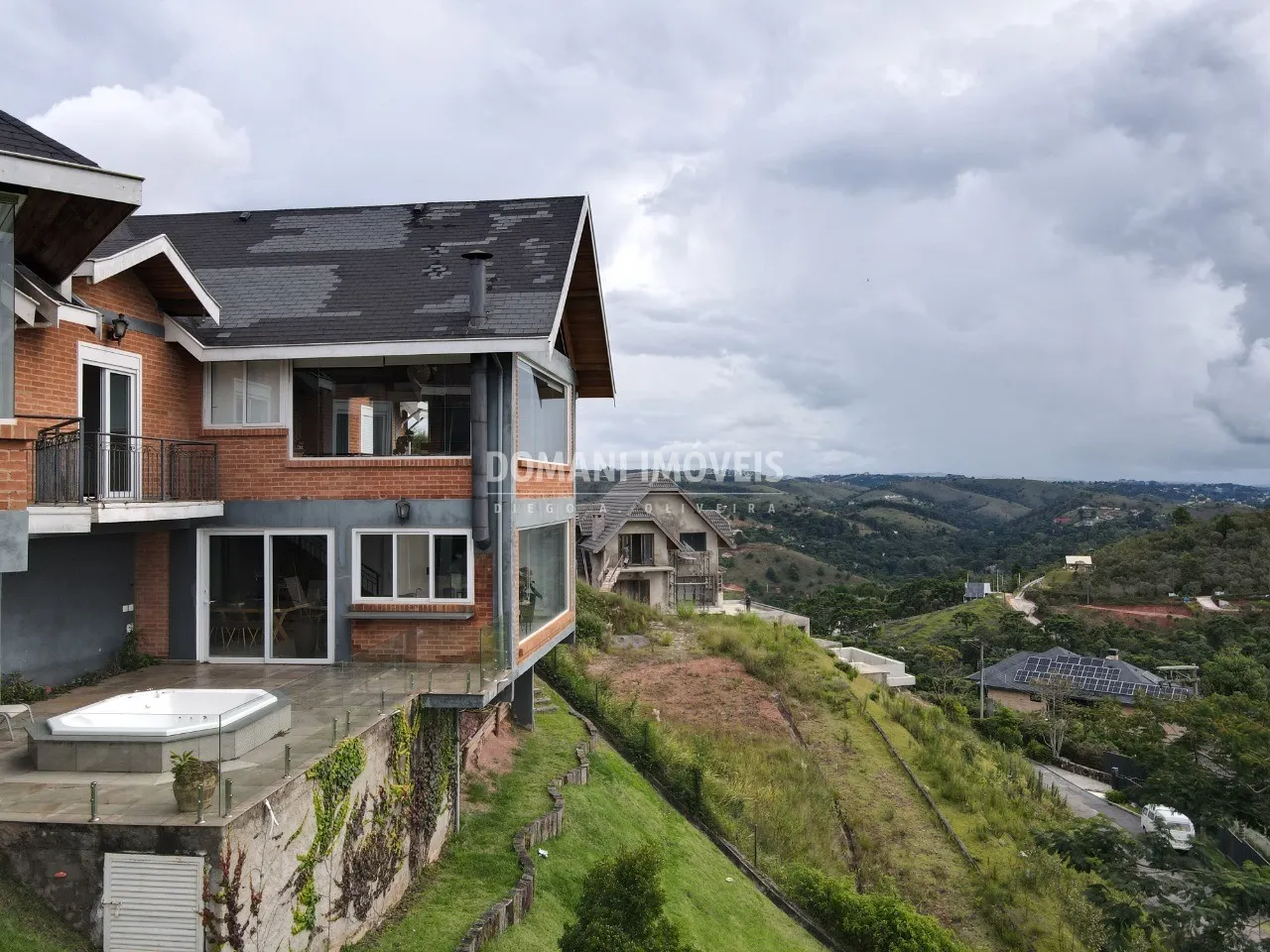 Casa à venda de 1.130 m² em Campos do Jordão, SP, Brasil
