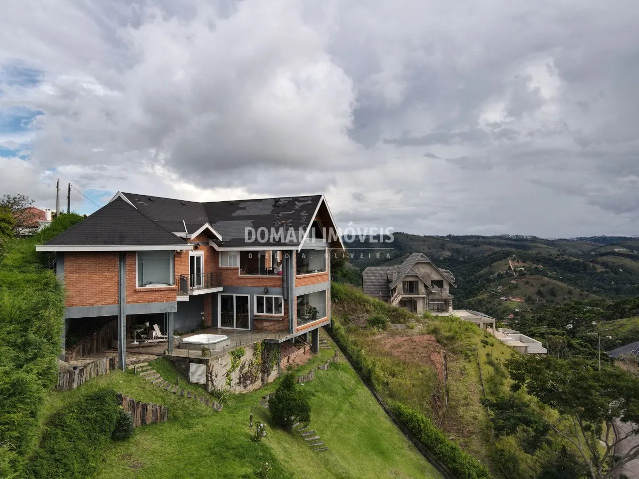Casa à venda de 1.130 m² em Campos do Jordão, SP, Brasil