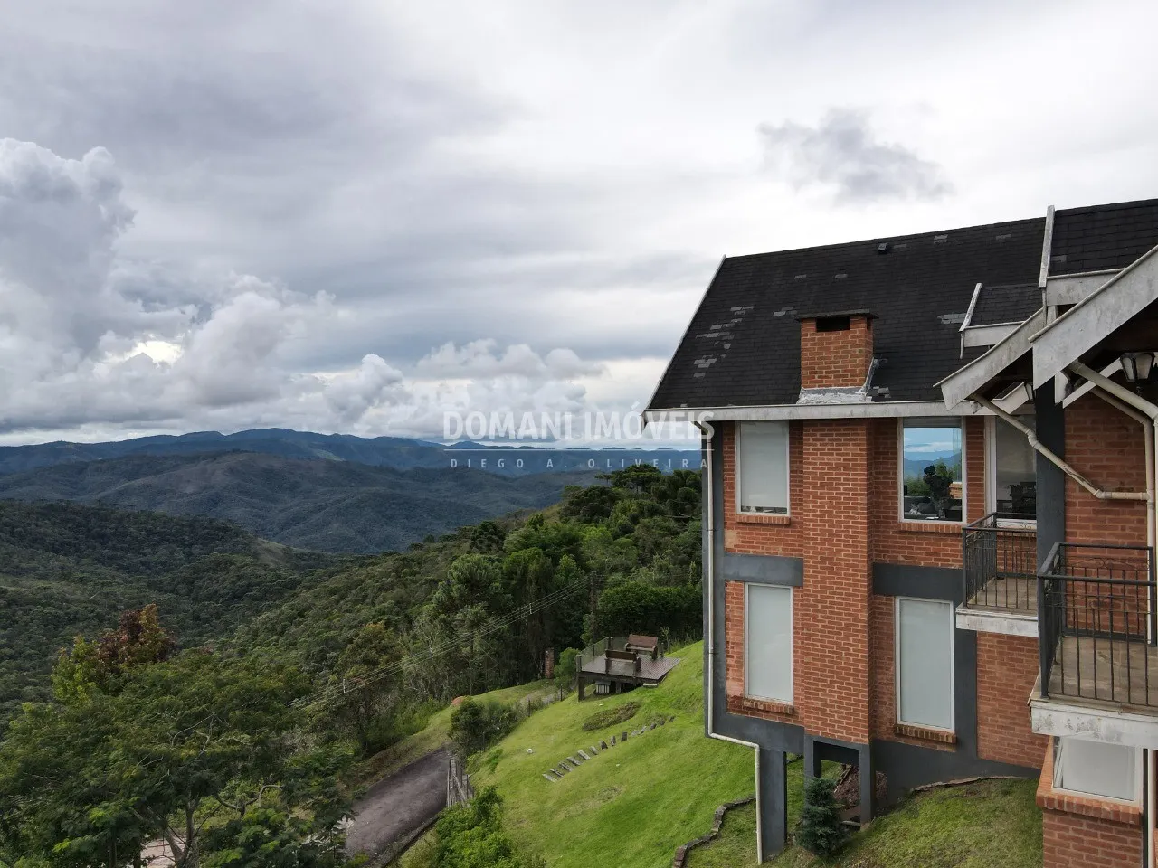 Casa à venda de 1.130 m² em Campos do Jordão, SP, Brasil