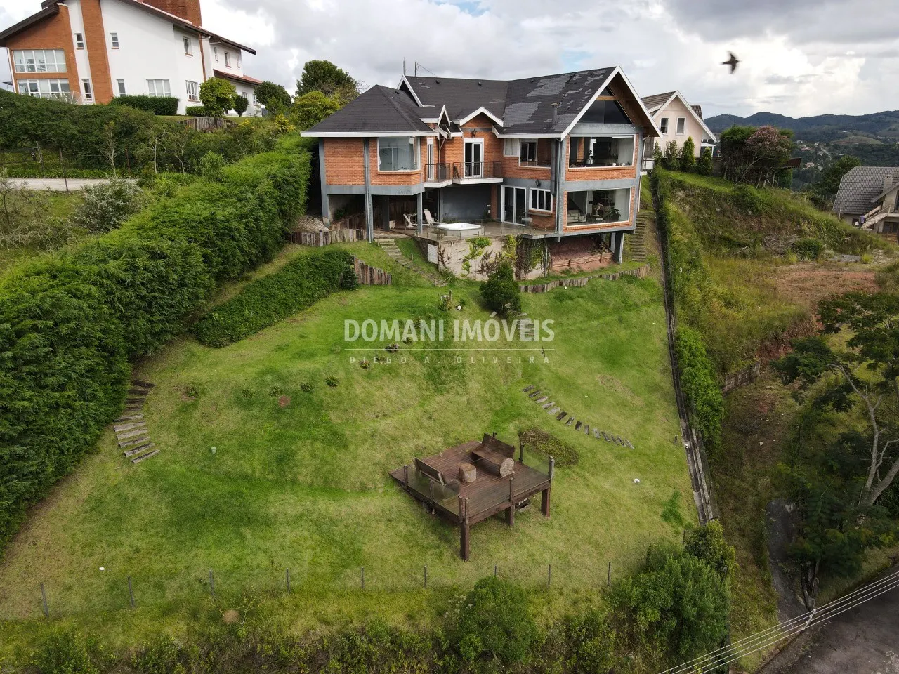 Casa à venda de 1.130 m² em Campos do Jordão, SP, Brasil