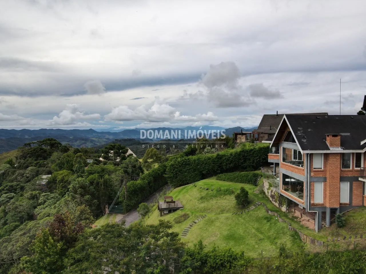 Casa à venda de 1.130 m² em Campos do Jordão, SP, Brasil