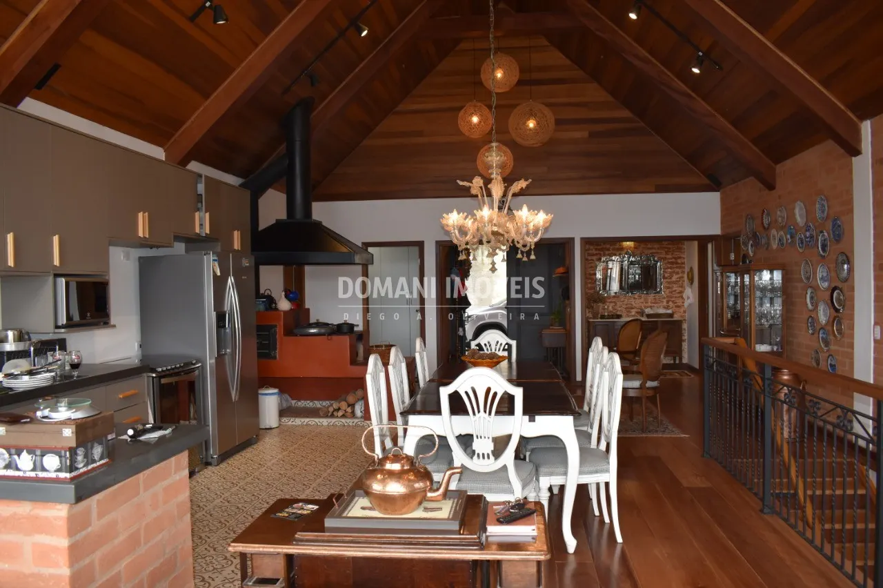 Casa à venda de 1.130 m² em Campos do Jordão, SP, Brasil