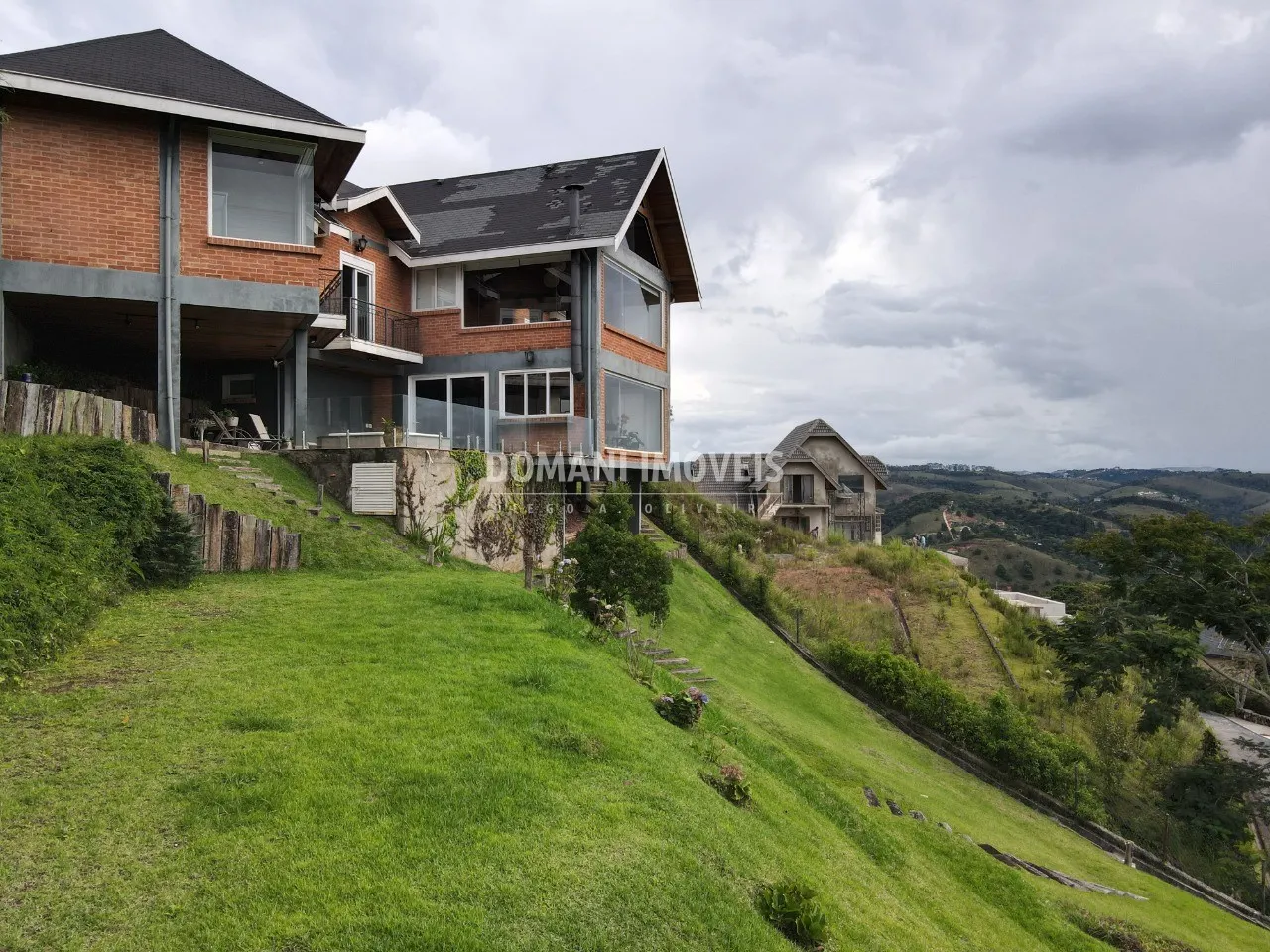 Casa à venda de 1.130 m² em Campos do Jordão, SP, Brasil