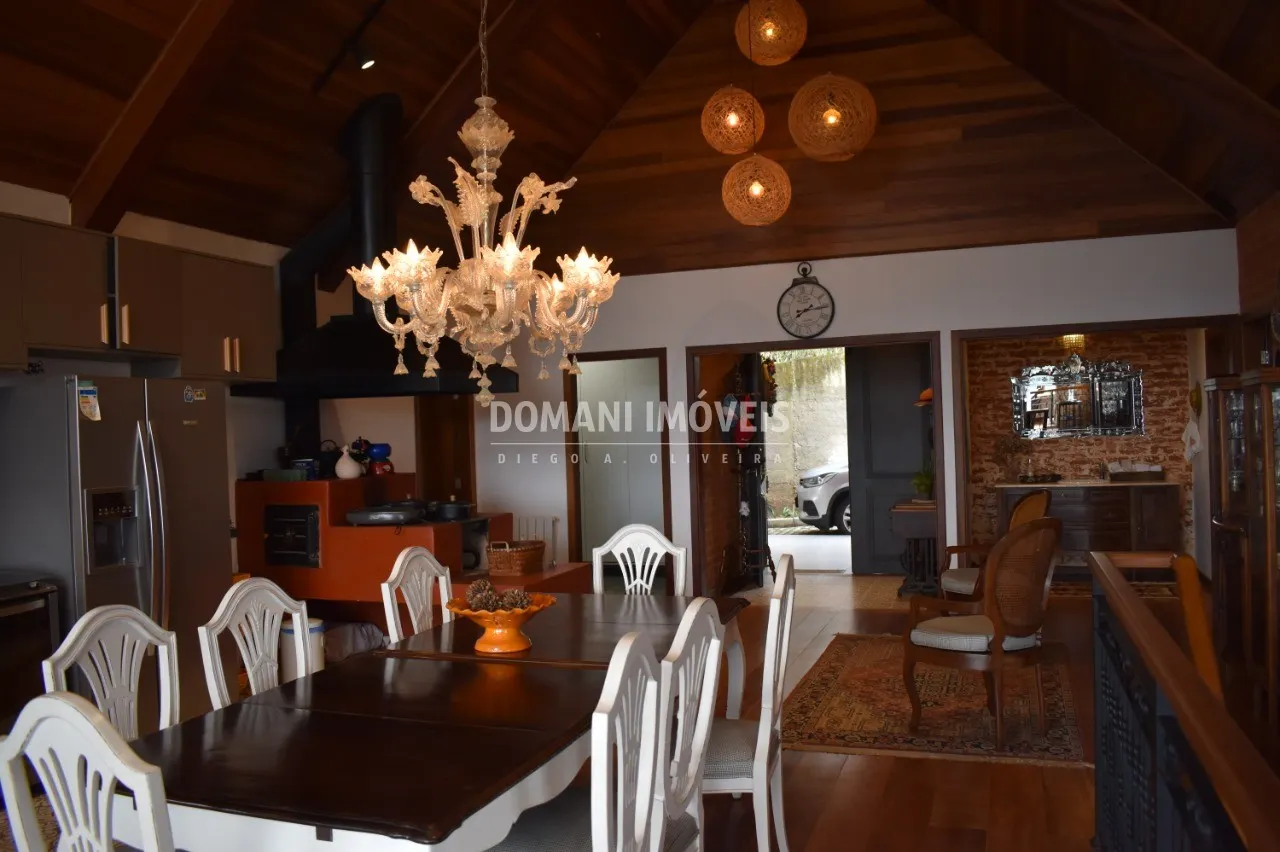 Casa à venda de 1.130 m² em Campos do Jordão, SP, Brasil