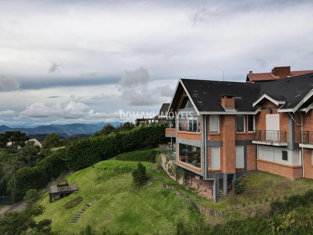 Casa à venda de 1.130 m² em Campos do Jordão, SP, Brasil