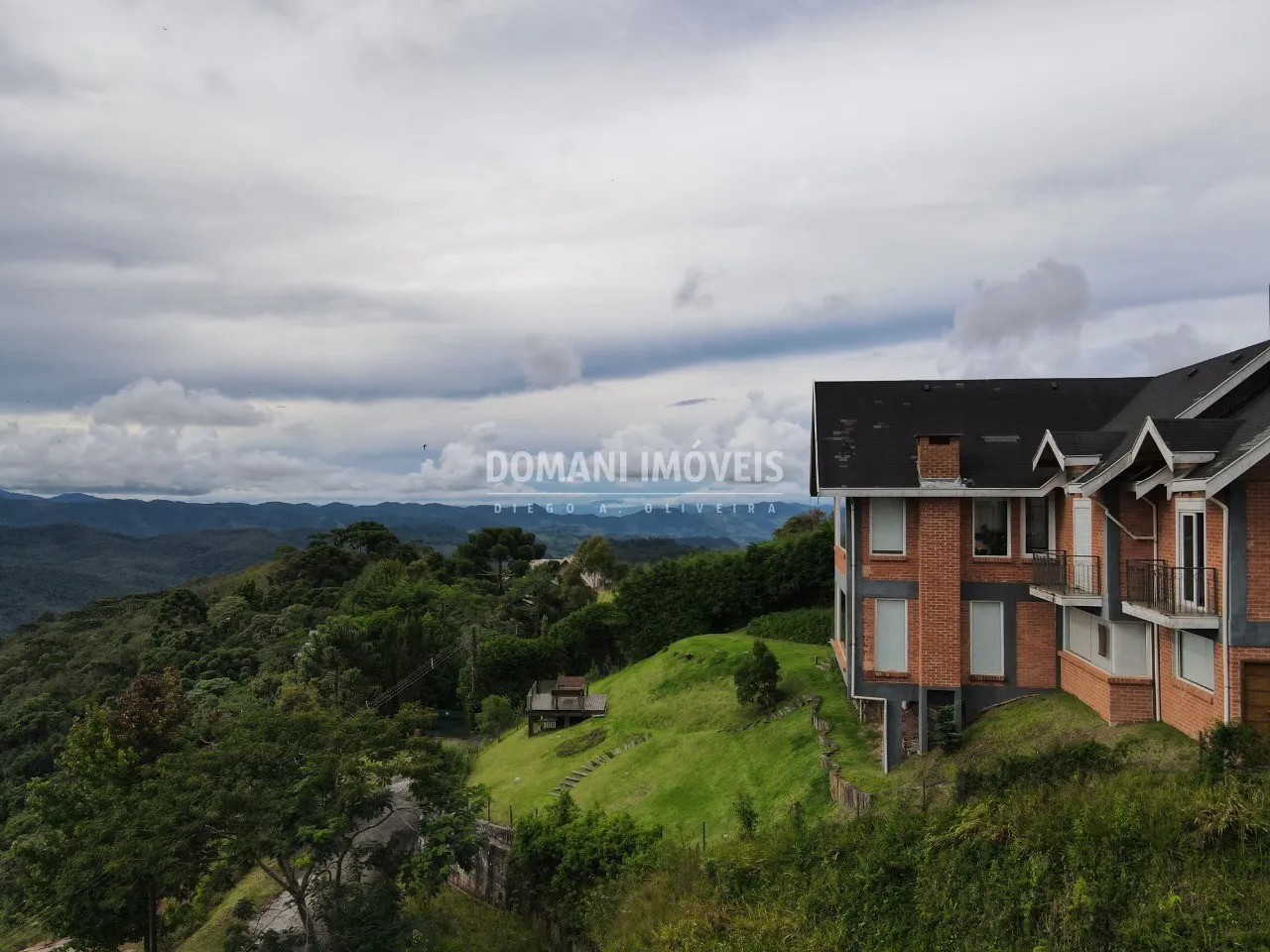 Casa à venda de 1.130 m² em Campos do Jordão, SP, Brasil