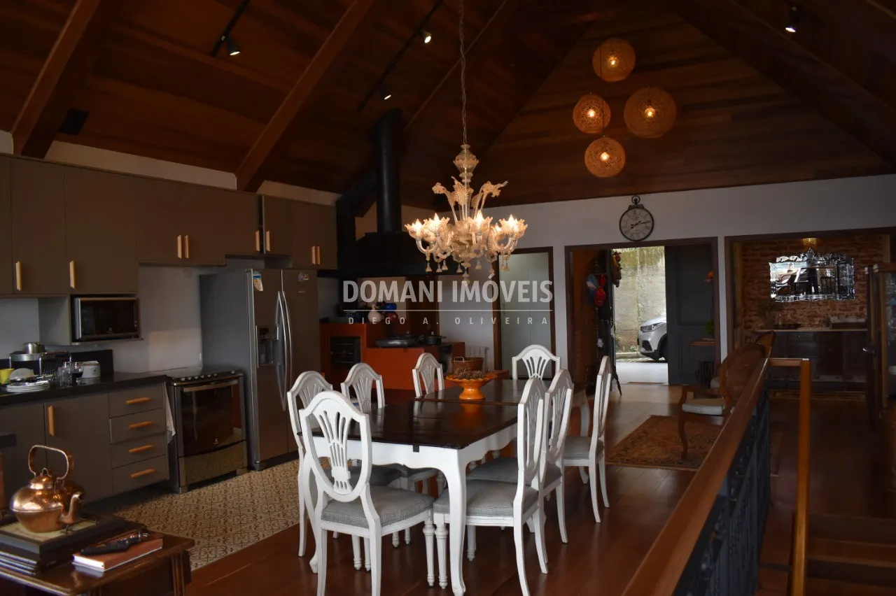Casa à venda de 1.130 m² em Campos do Jordão, SP, Brasil