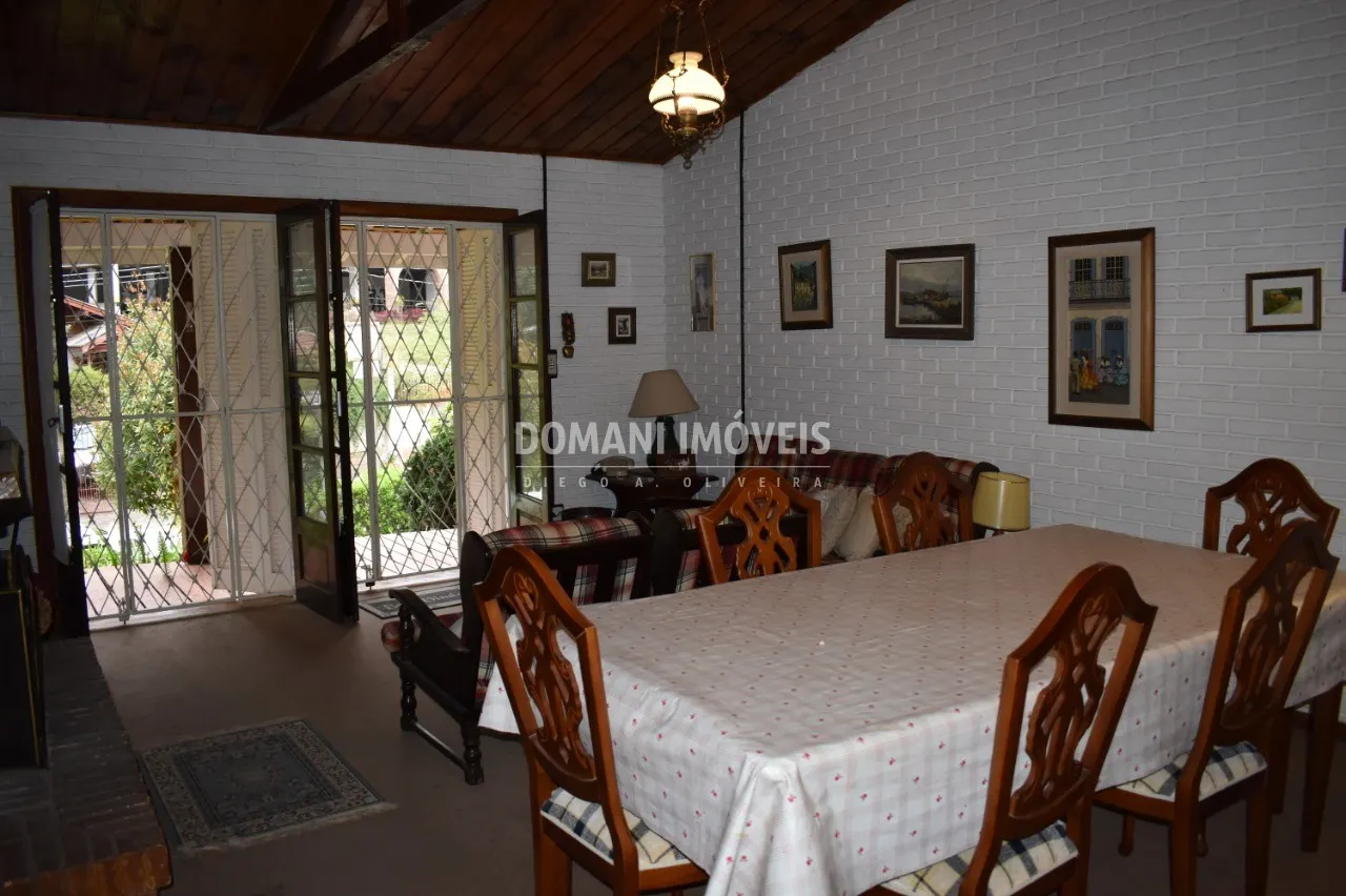Casa à venda de 480 m² em Campos do Jordão, SP, Brasil