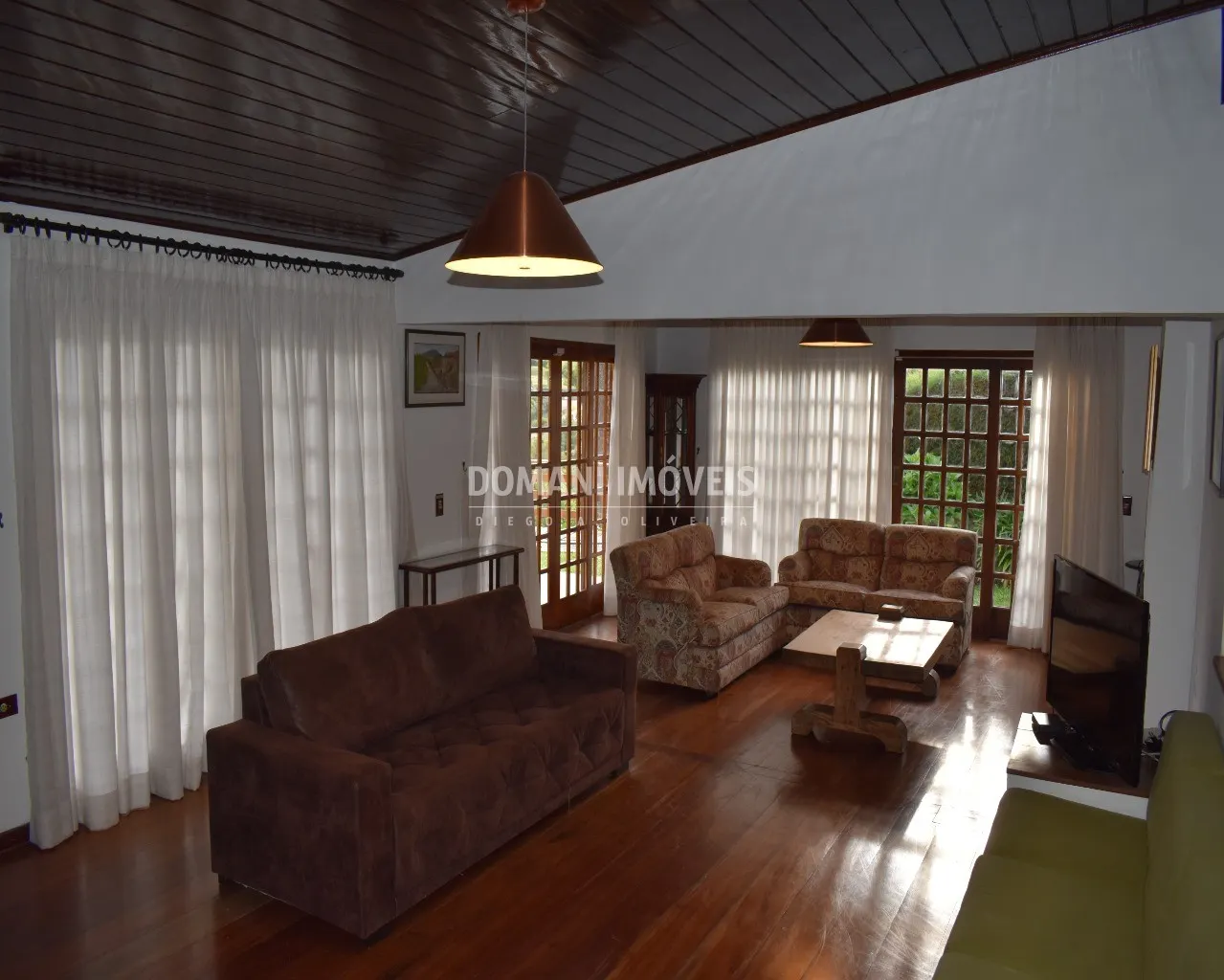 Casa para Alugar de 1.100 m² em Campos do Jordão, SP, Brasil