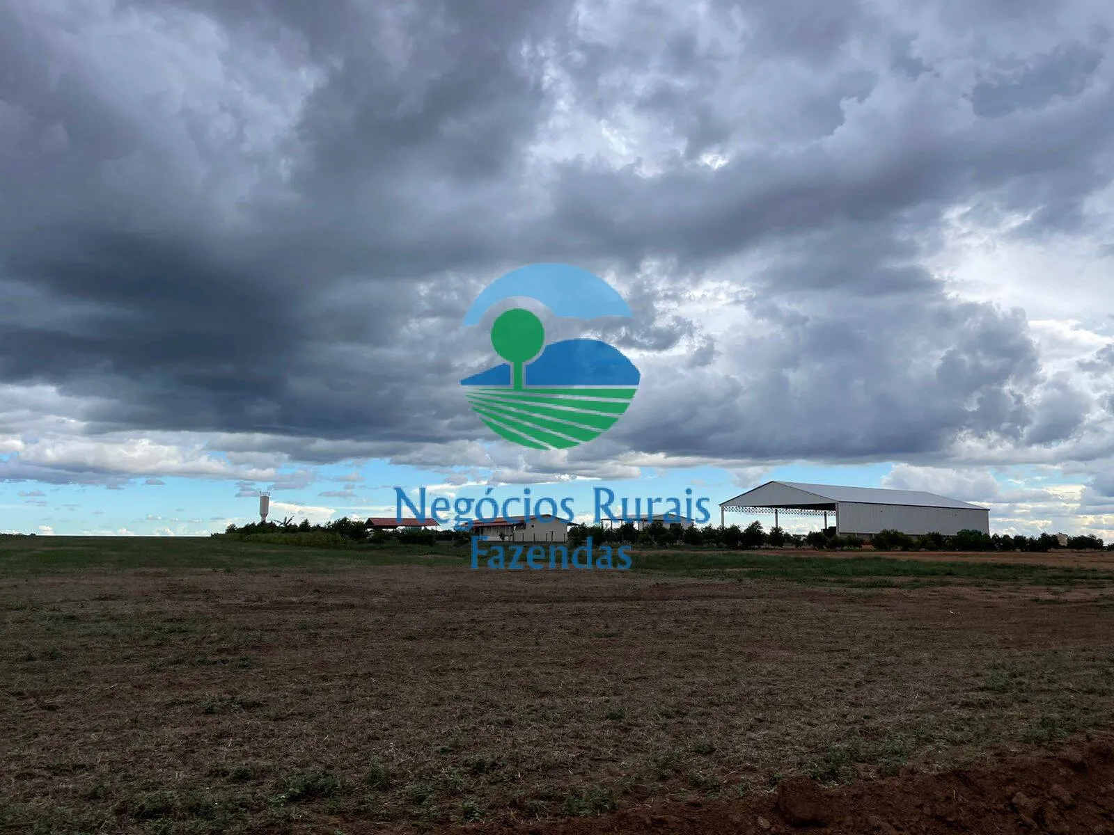 Fazenda à venda de 10.930 ha em Uruaçu, GO, Brasil