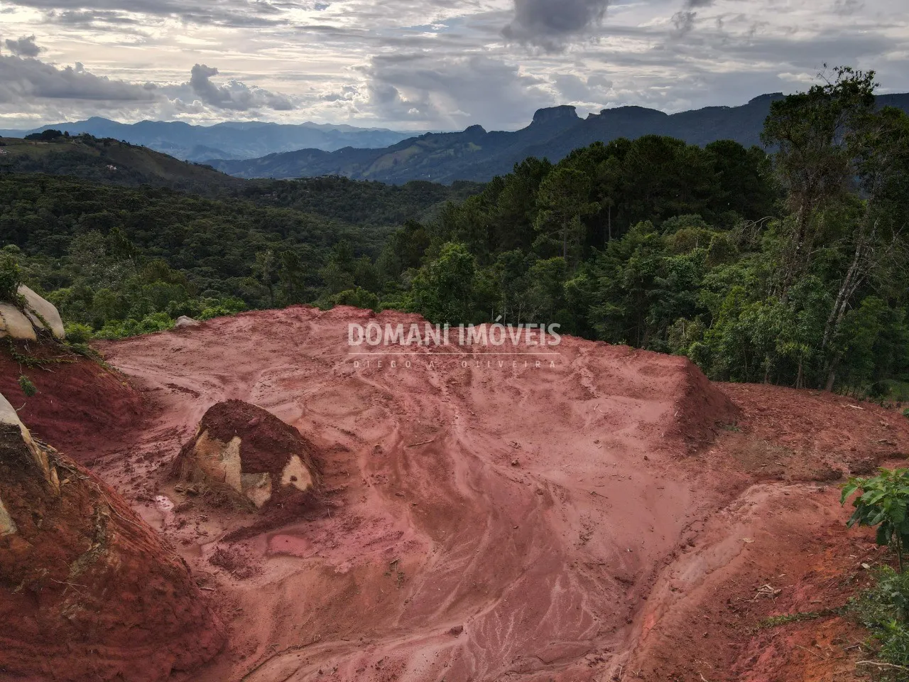 Terreno à venda de 1.180 m² em Campos do Jordão, SP, Brasil