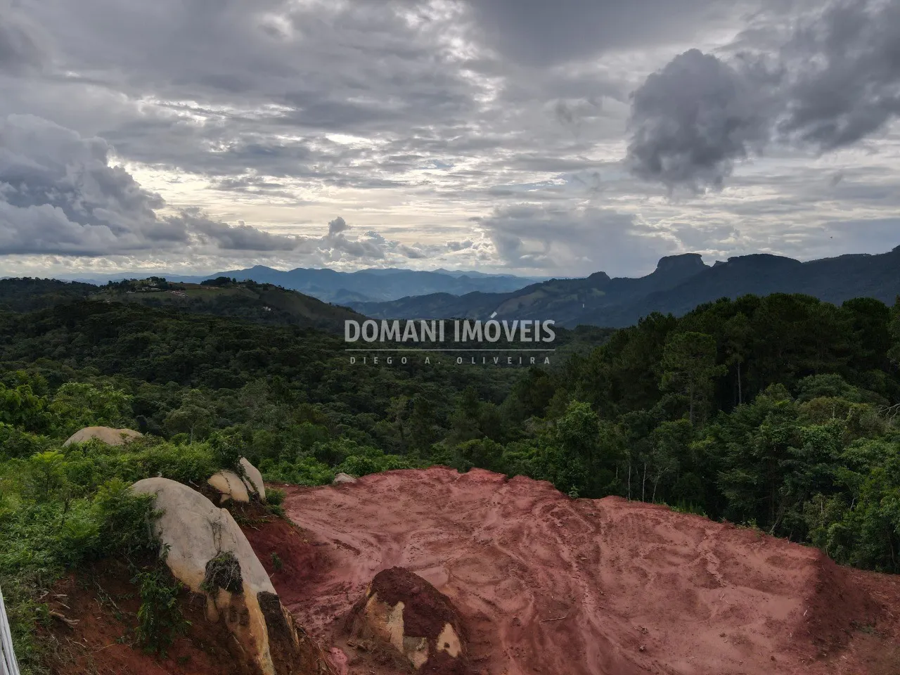 Terreno à venda de 1.180 m² em Campos do Jordão, SP, Brasil