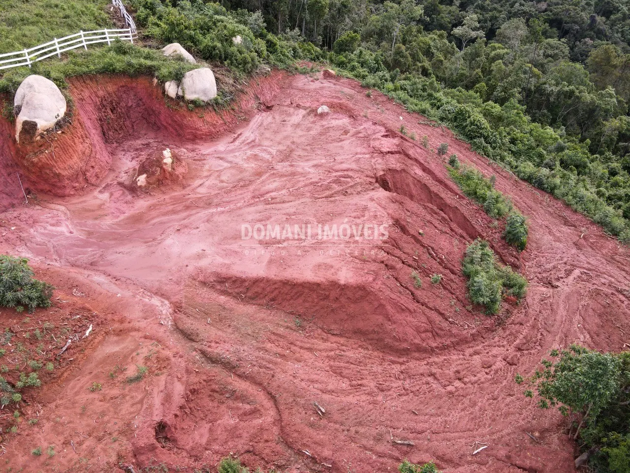 Terreno à venda de 1.180 m² em Campos do Jordão, SP, Brasil