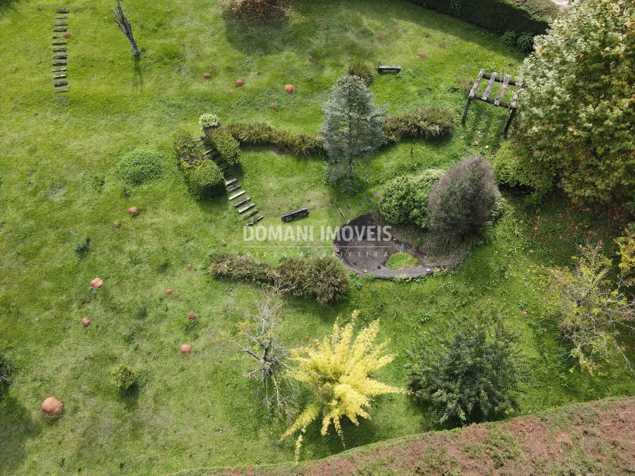Terreno à venda de 1.370 m² em Campos do Jordão, SP, Brasil
