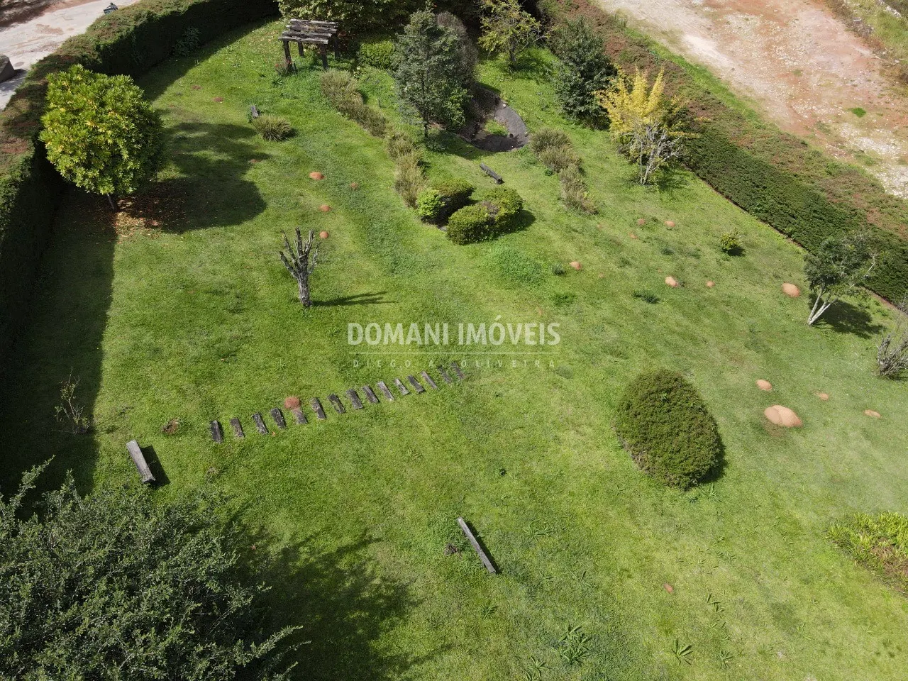 Terreno à venda de 1.370 m² em Campos do Jordão, SP, Brasil