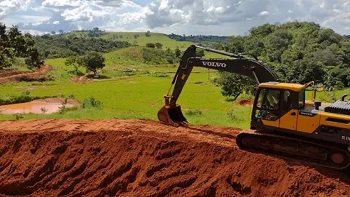 Fazenda à venda de 133 ha em Presidente Olegário, MG, Brasil