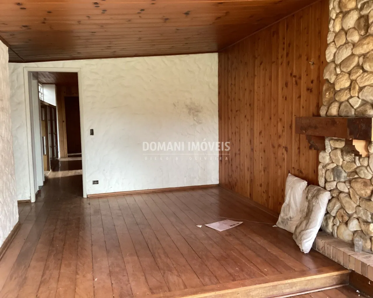 Casa à venda de 3.830 m² em Campos do Jordão, SP, Brasil