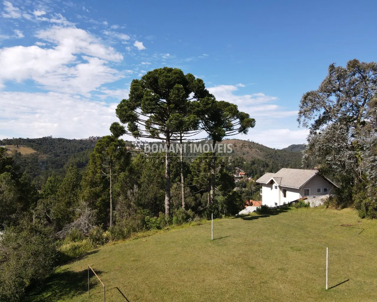 Casa à venda de 3.830 m² em Campos do Jordão, SP, Brasil