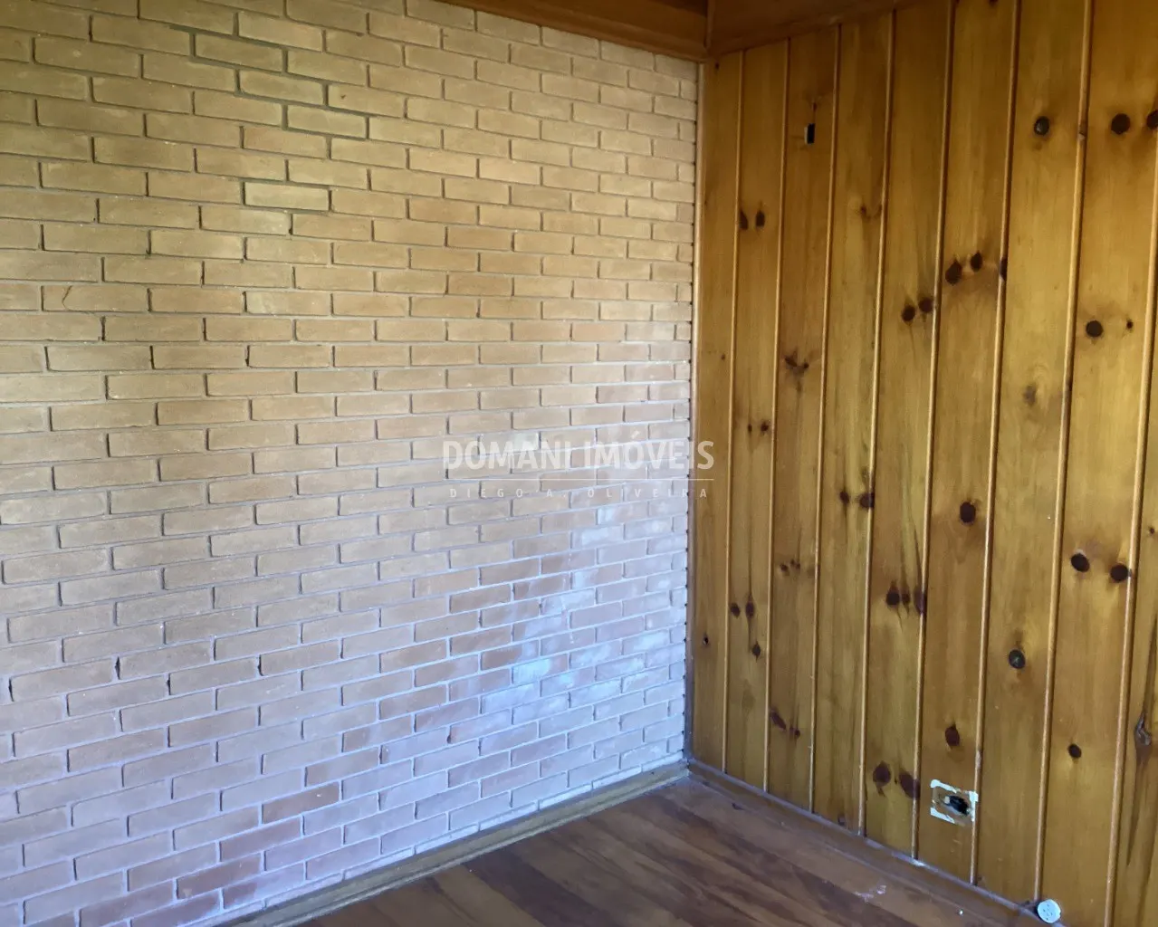 Casa à venda de 3.830 m² em Campos do Jordão, SP, Brasil