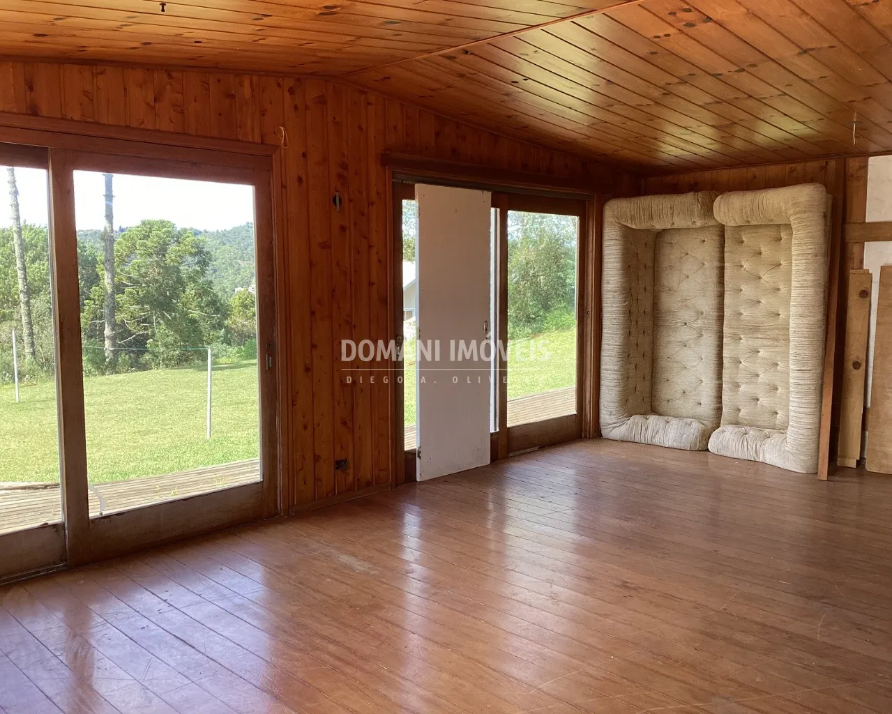 Casa à venda de 3.830 m² em Campos do Jordão, SP, Brasil