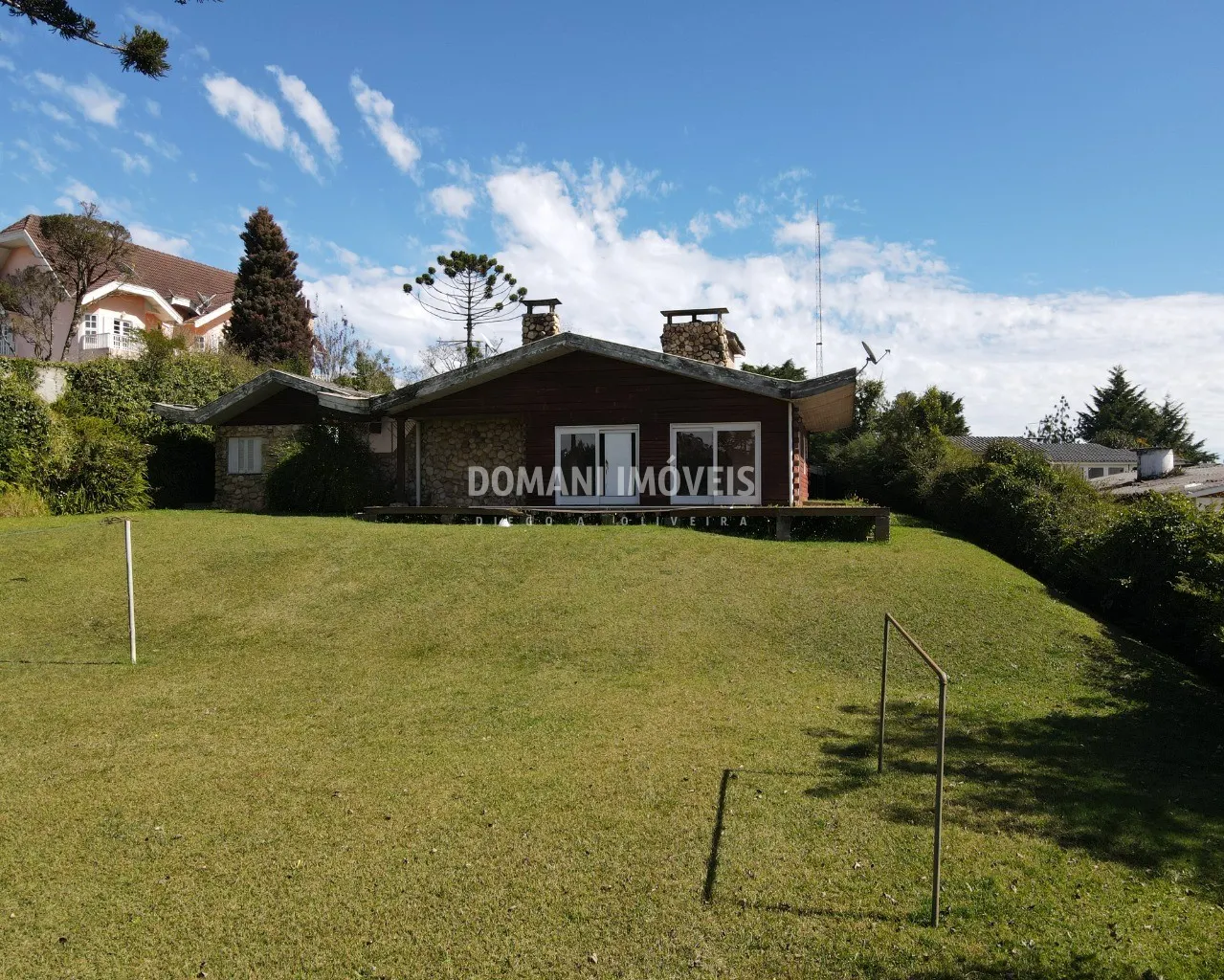 Casa à venda de 3.830 m² em Campos do Jordão, SP, Brasil