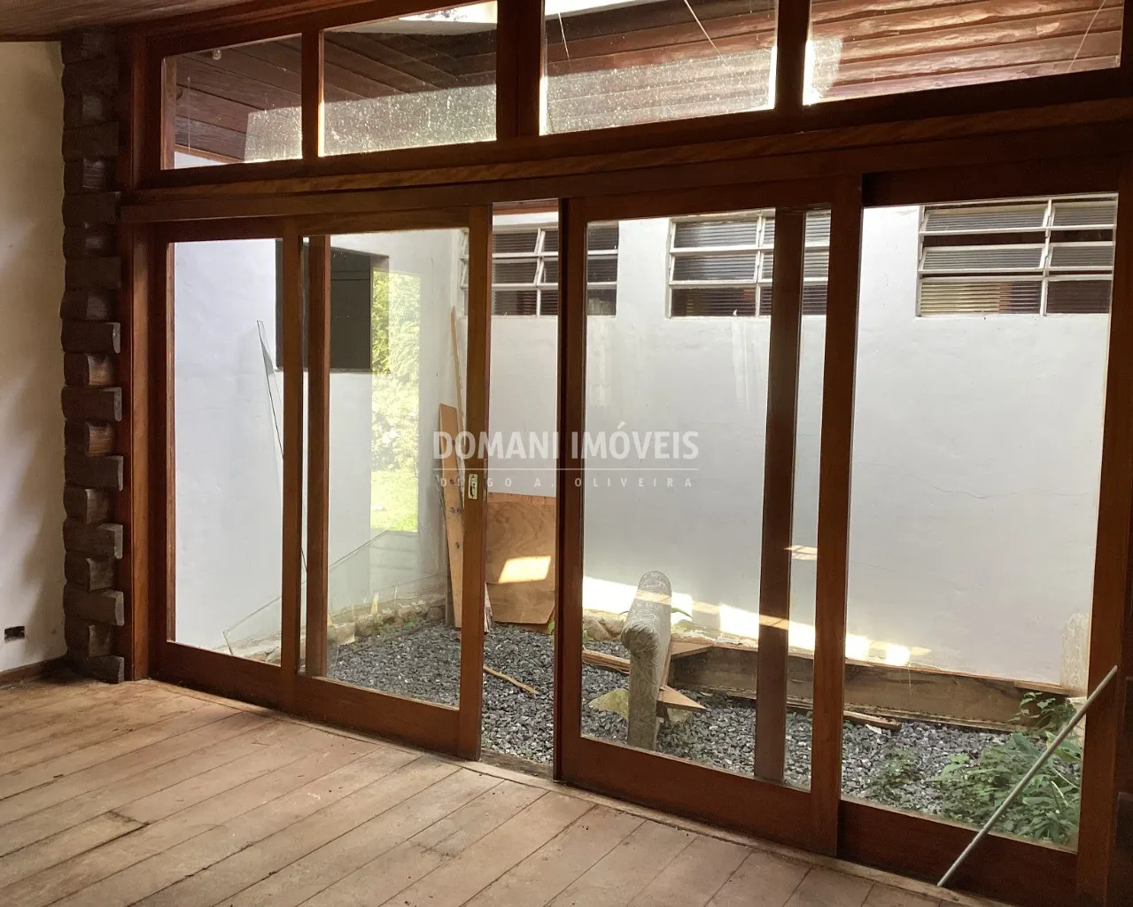 Casa à venda de 3.830 m² em Campos do Jordão, SP, Brasil