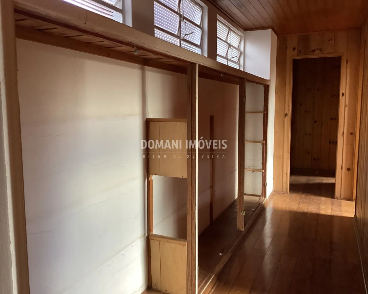 Casa à venda de 3.830 m² em Campos do Jordão, SP, Brasil
