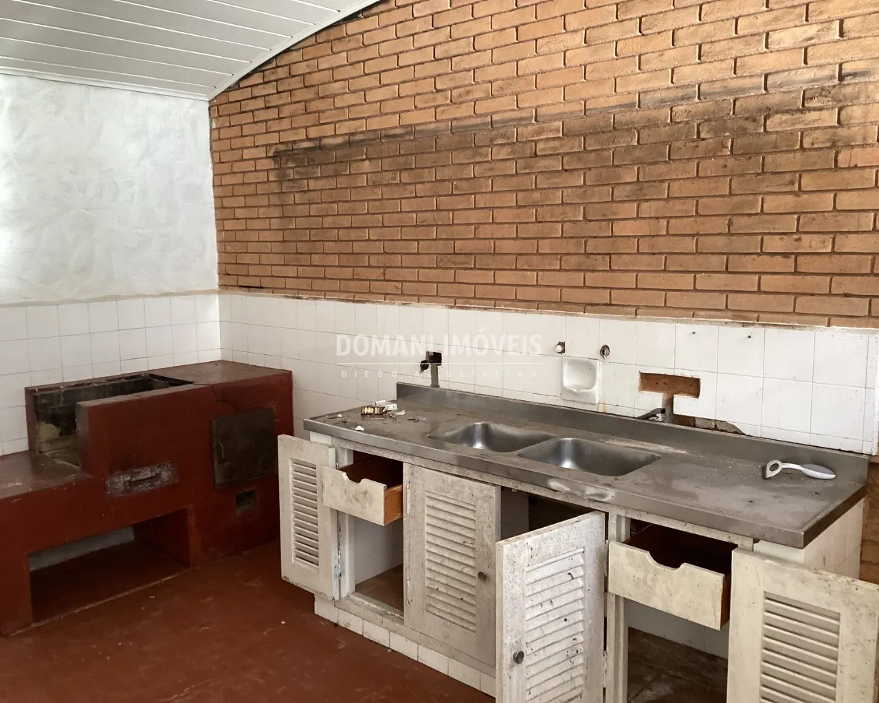 Casa à venda de 3.830 m² em Campos do Jordão, SP, Brasil